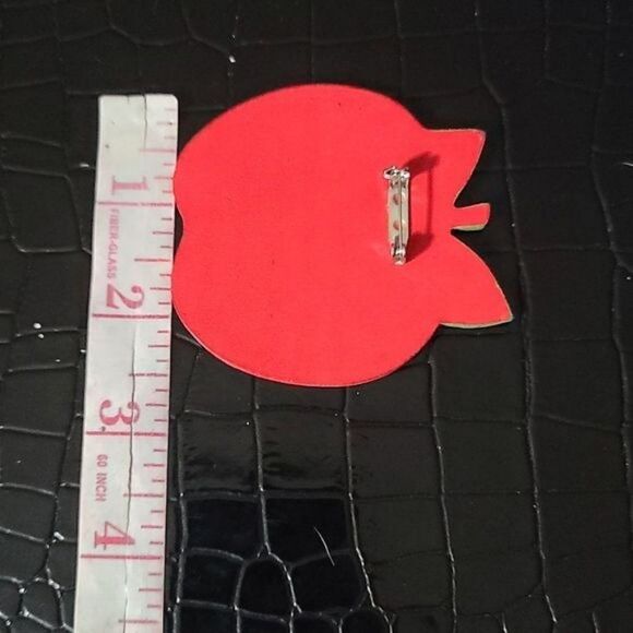 Vintage Wooden A+ Teacher Apple Chalkboard Look Pin Brooch - Picture 6 of 7